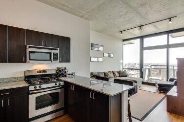 Building Photo - 235 W Van Buren St