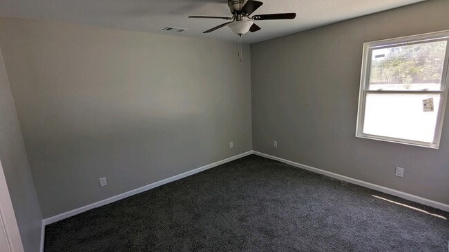 Building Photo - 1474 Kelly Dr