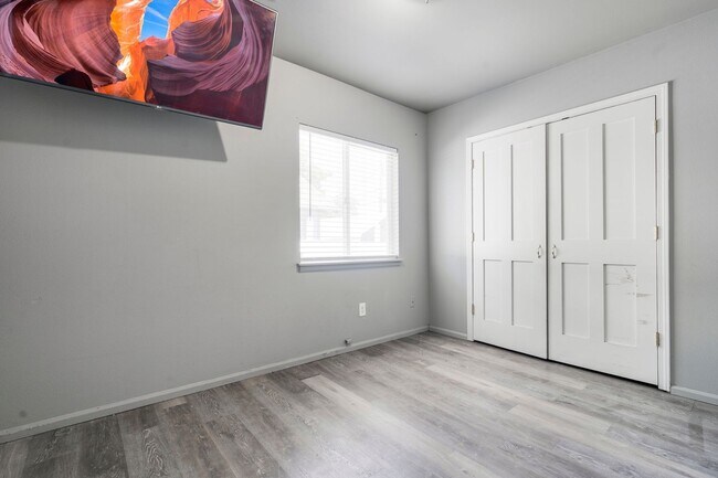 Foto del edificio - 6815 S Warner St