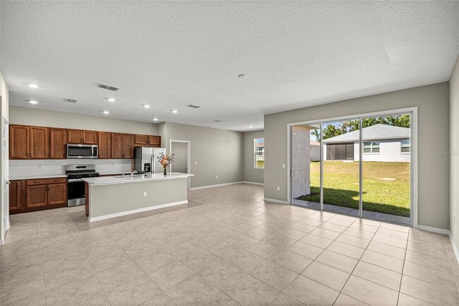 Building Photo - 5828 SW 76th Ct