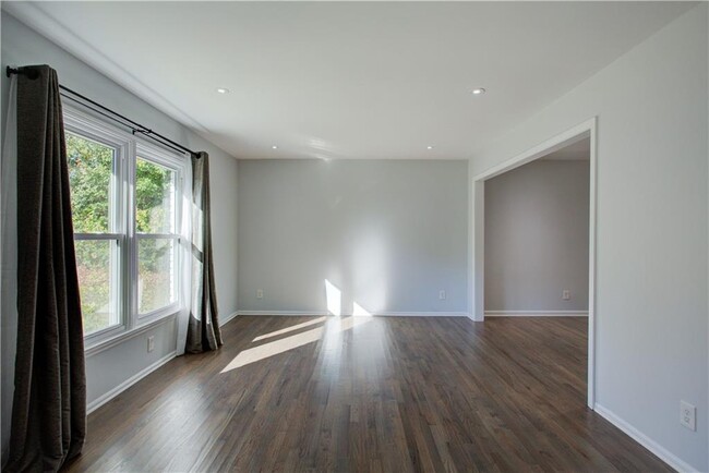 Building Photo - 3420 Elm Creek Dr