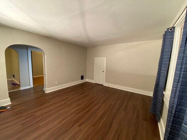 Living Room - 806 E 6th St