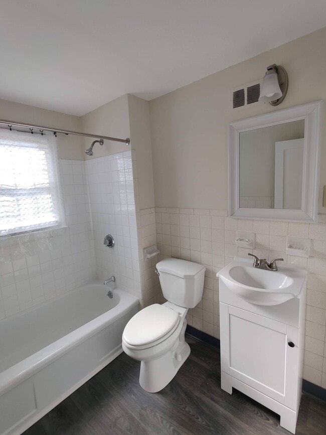 Foto del edificio - 82 Mercury Ct