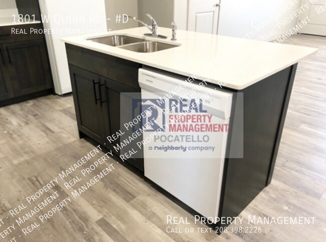 Foto del edificio - MOVE-IN SPECIAL - 3 bedroom 1 bath Apartment