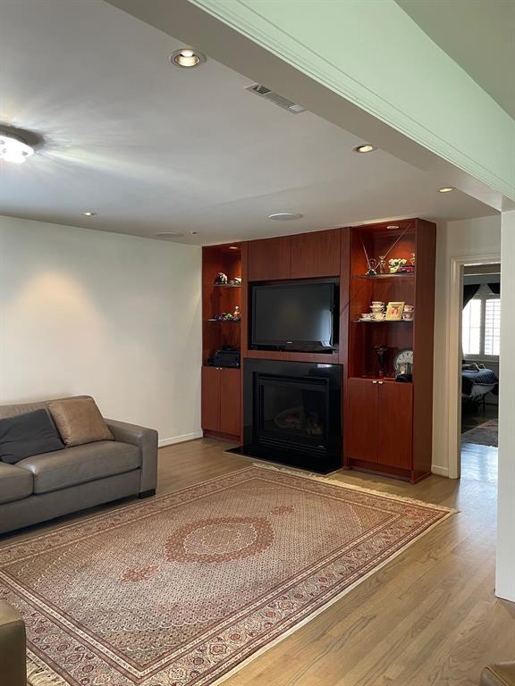 Foto del edificio - 5232 Piping Rock Ln