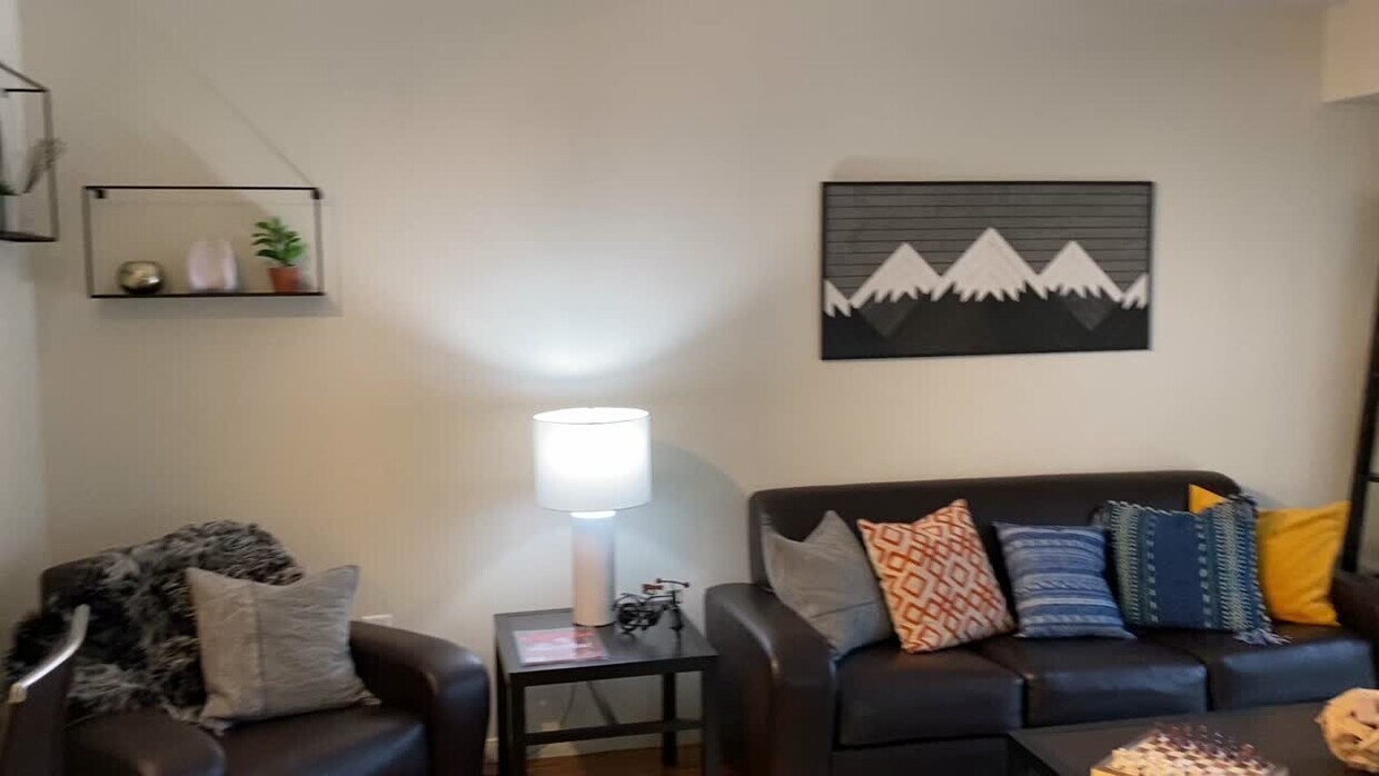 Grandmarc at The Corner Apartments Charlottesville, VA