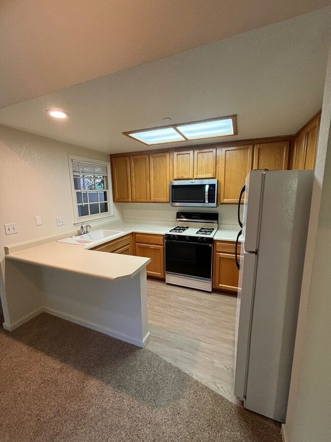Building Photo - 2063 Hoen Ave