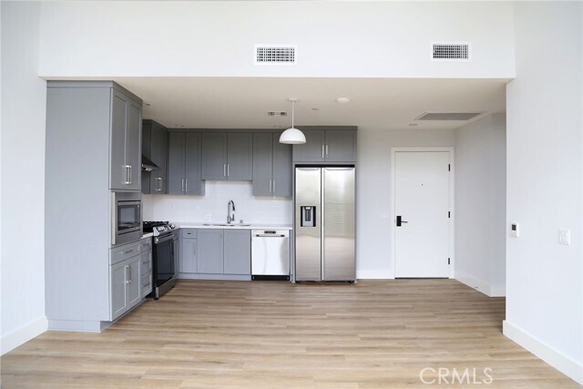 Building Photo - 101 S Chapel Ave