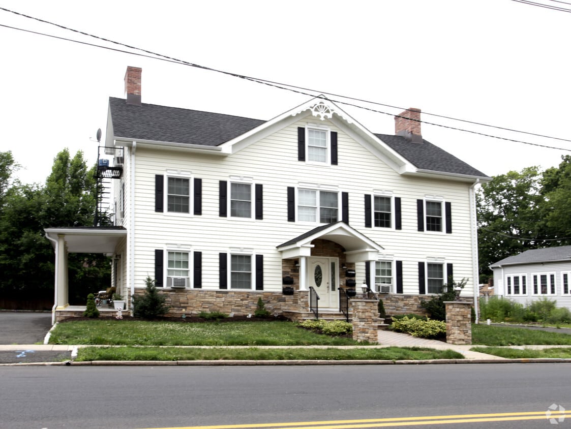 538 West Ave, Sewaren, NJ 07077 Apartments in Sewaren, NJ