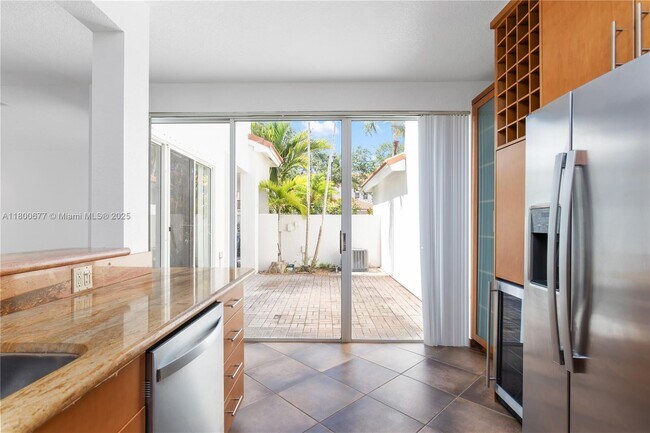 Foto del edificio - 935 Corkwood St
