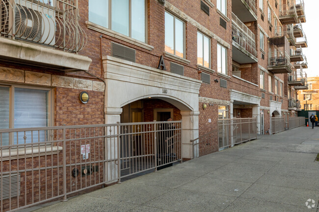 Building Photo - The Crown 580 Condos
