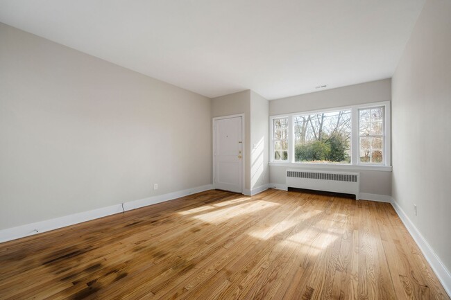 Foto del edificio - 2506 Kenmore Rd