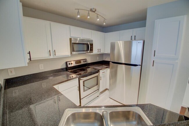 Foto del edificio - 2320 Gracy Farms Ln