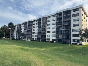 Building Photo - 2430 Deer Creek Country Club Blvd