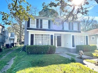 Building Photo - 17 McPhillips Ave