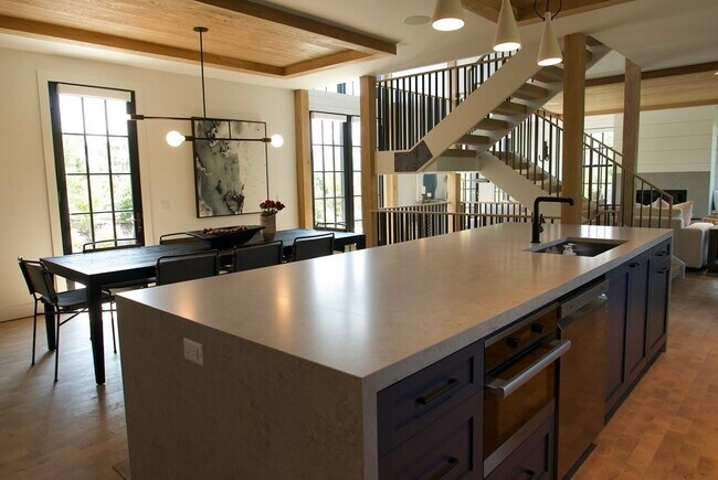 Foto del edificio - 4B Hawthorne Ln