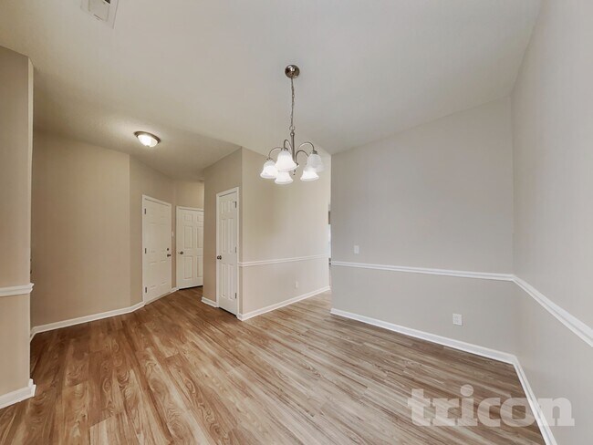 Foto del edificio - 4616 Village Square Ct