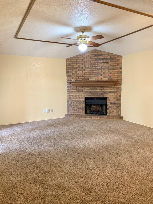 Foto del edificio - 2 Bedroom, 1 Bathroom Duplex