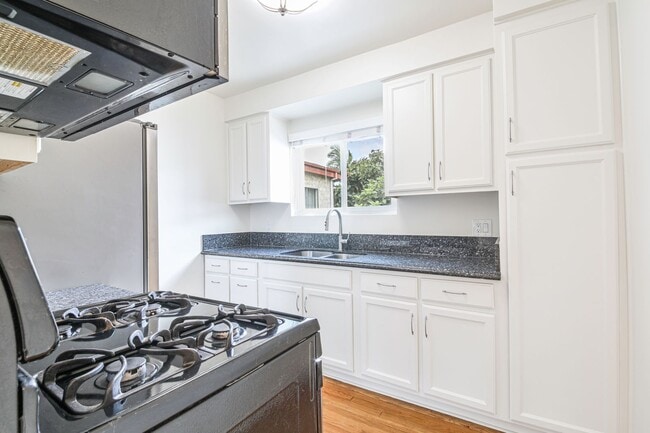 Building Photo - 1801 N Harvard Blvd