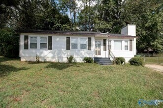 Building Photo - 2901 Cochise Cir NW