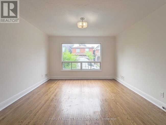 Building Photo - 242 Robina Ave