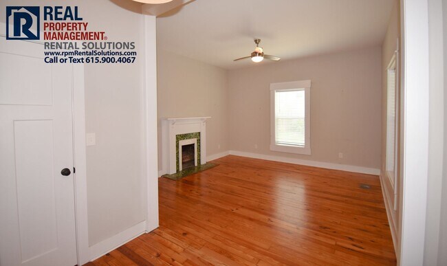 Building Photo - Adorable duplex near MTSU! Water, lawncare...