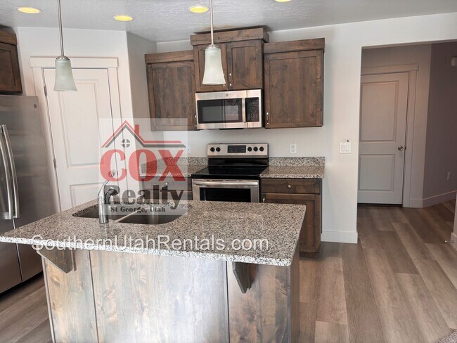 Foto del edificio - Little Valley Townhome For Rent
