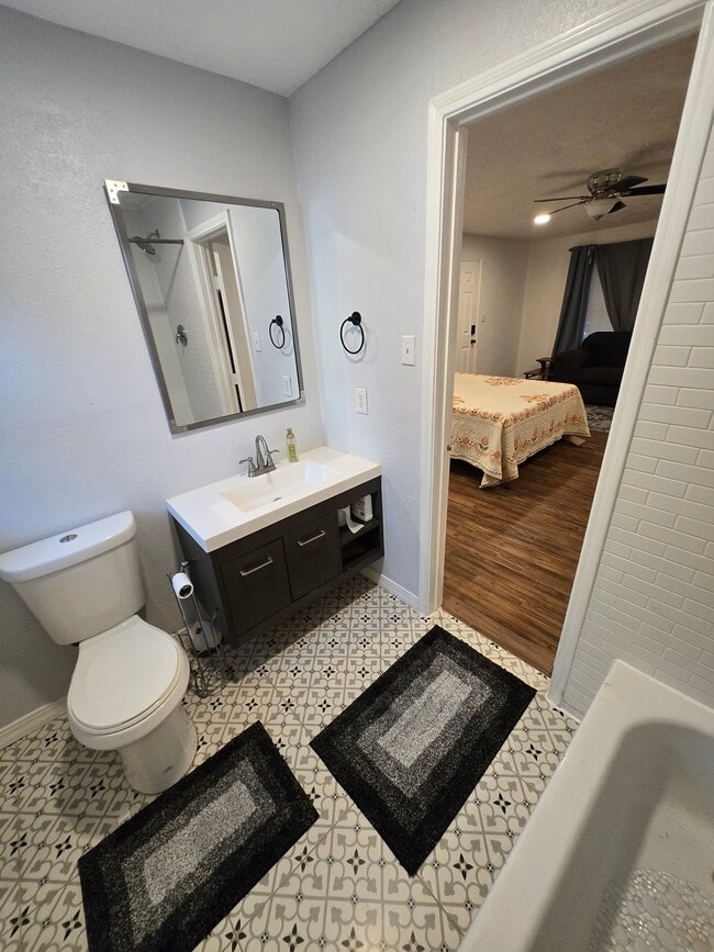 Building Photo - 4200 Rusk St