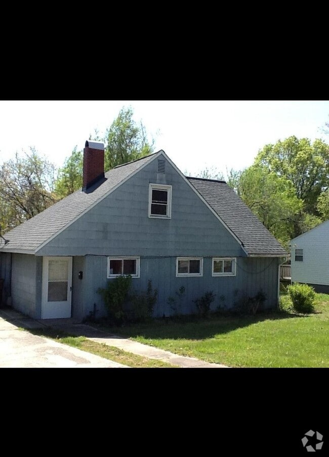 Building Photo - 1510 Summit Ave