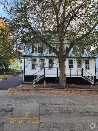 Building Photo - 38-40-40 Simon St