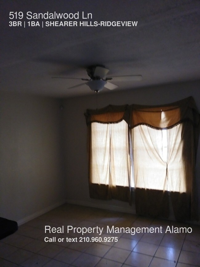 Foto del edificio - 519 Sandalwood Ln