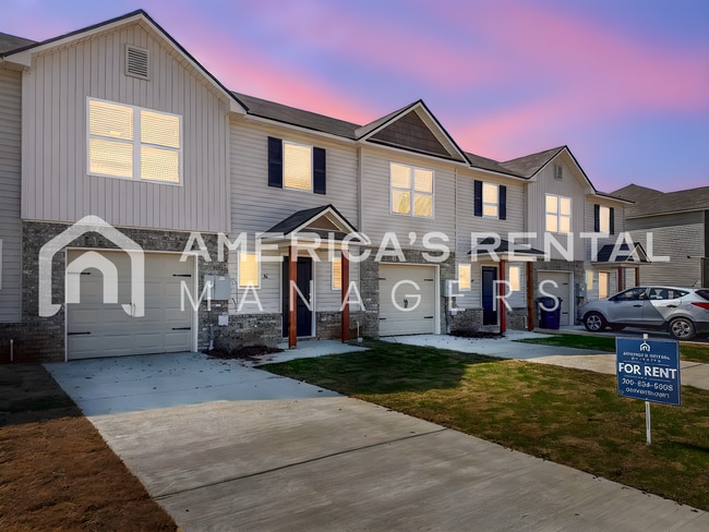 Building Photo - Escape to Lakeside Living in Lincoln! View with 48 Hours Notice!