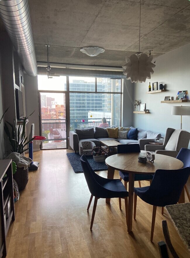 Foto del edificio - 125 E 13th St