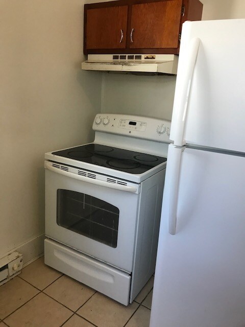 kitchen - 804 W Sycamore St