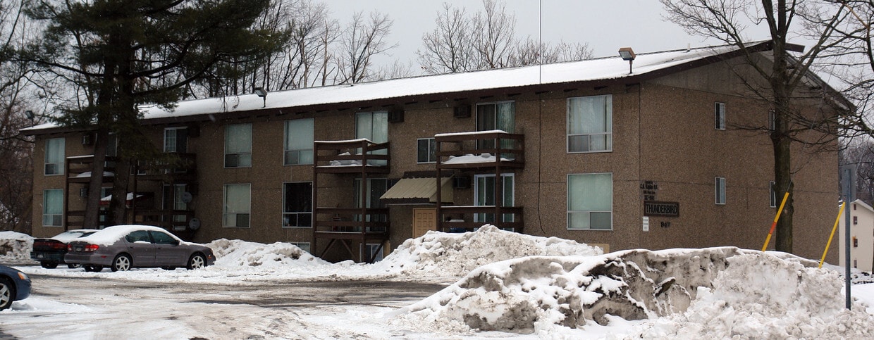 Primary Photo - Thunderbird Apartments