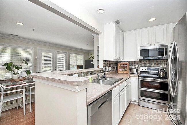 Foto del edificio - 1140 W 1st St