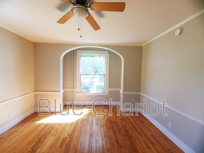 Foto del edificio - 303 Broad St W