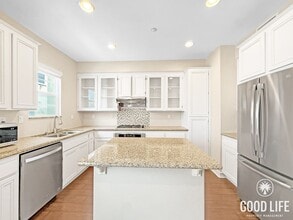 Building Photo - 10529 Zenor Ln