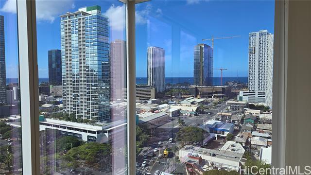 Building Photo - 888 Kapiolani Blvd