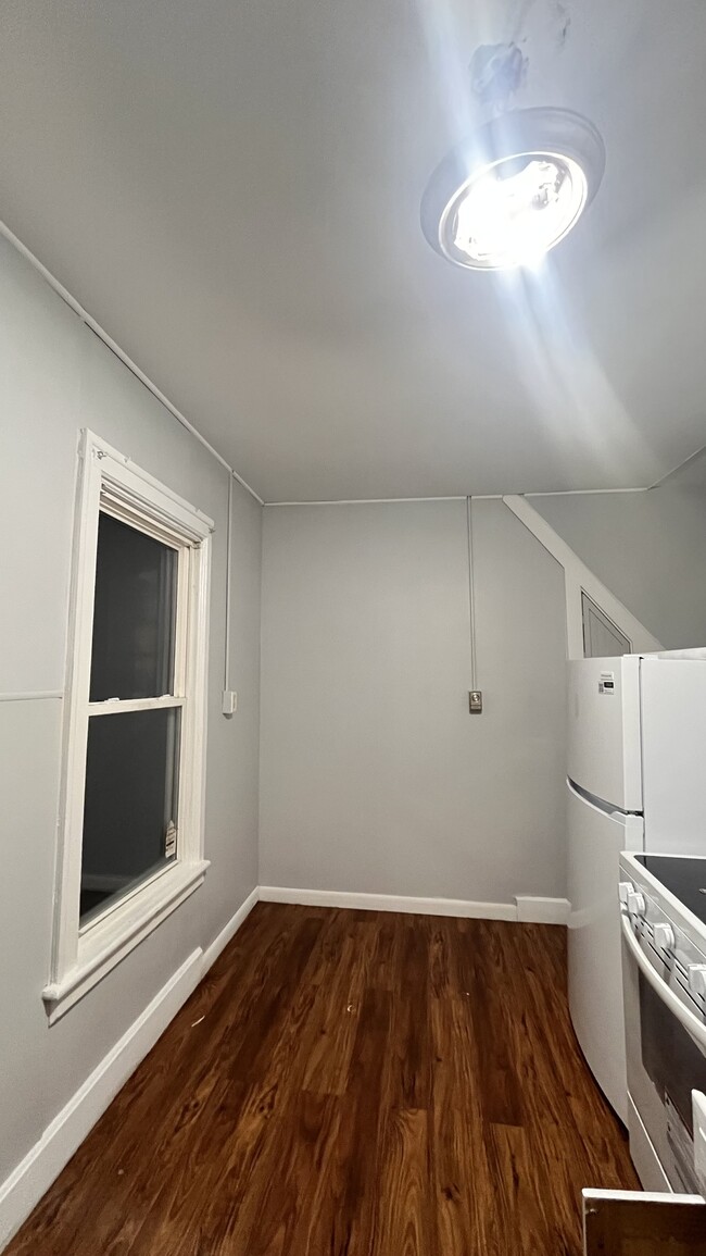 Building Photo - 15 LLC-80 Sailly Avenue