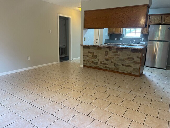 Building Photo - 1425 Joyner Dr