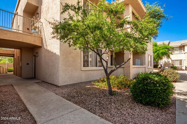 Foto del edificio - 16013 S Desert Foothills Pkwy