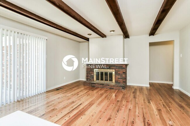 Foto del edificio - 3 Bedroom Pet-Friendly Home in FLORISSANT, MO with Main Street Renewal