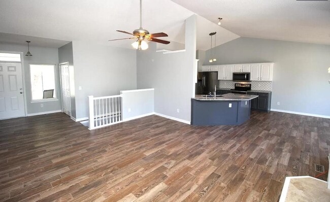 Building Photo - 1119 E Rushwood Dr