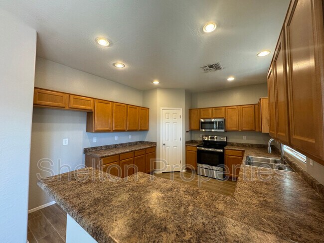 Foto del edificio - 23769 W La Canada Blvd