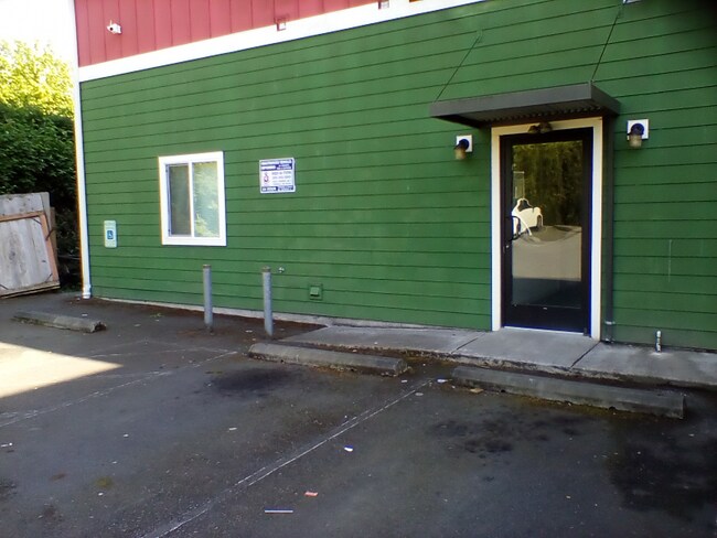 Foto del edificio - 12910 E Marginal Wy S