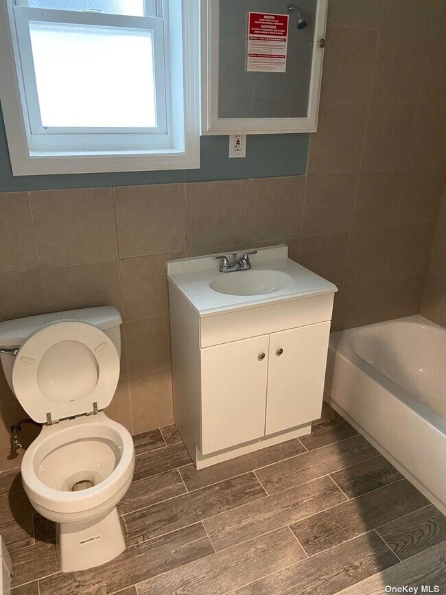 Foto del edificio - 630 E 230th St