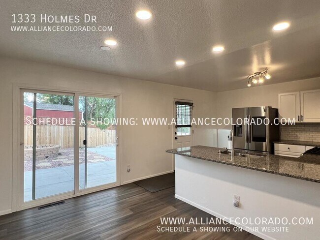 Building Photo - 1333 Holmes Dr