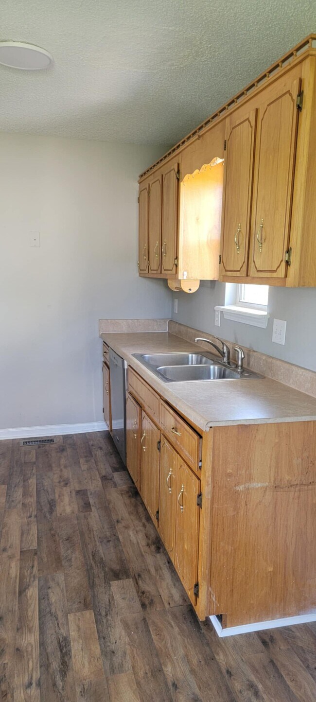 Foto del edificio - 5293 Roaring Springs Rd