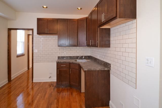 Building Photo - 4456 N Sheridan Rd